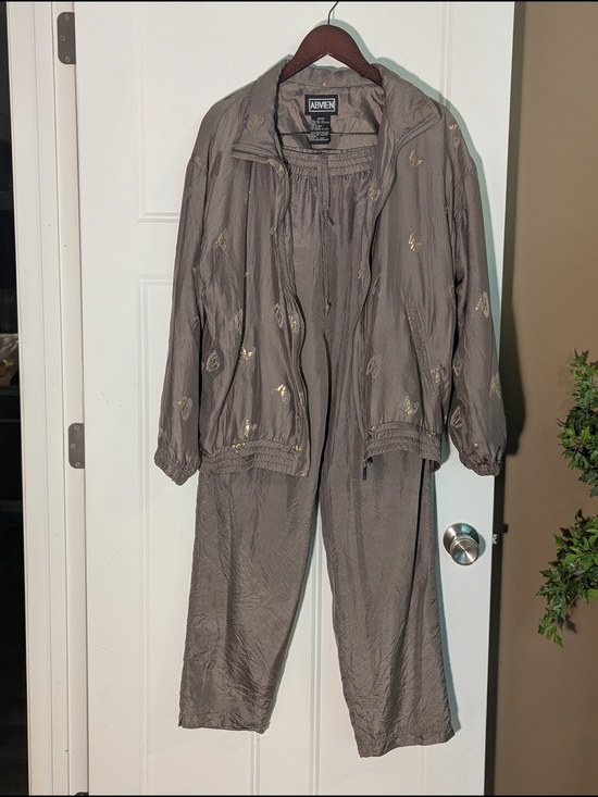 Abvien Other - Vintage Women's Two-Piece Silk Lightweight Jacket & Pants Set. Sz Med.
